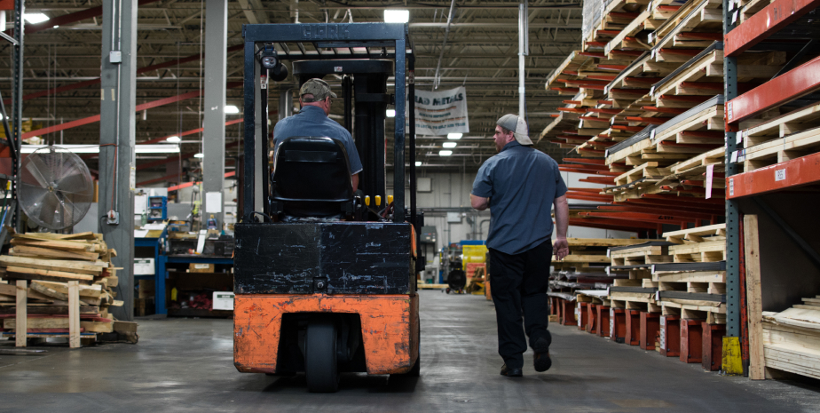 Employees: 1 on foot, 1 on forklift